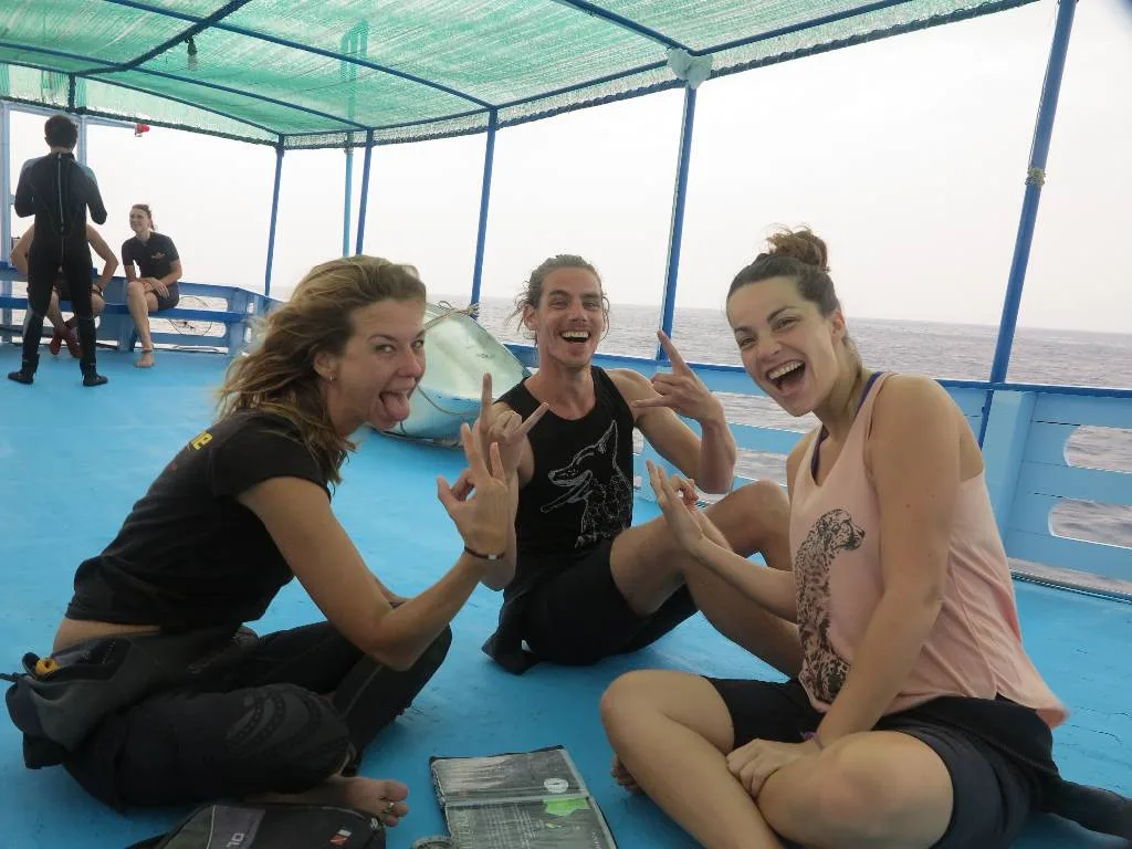 briefing scuba center asia