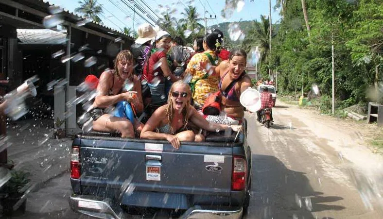 songkran koh tao