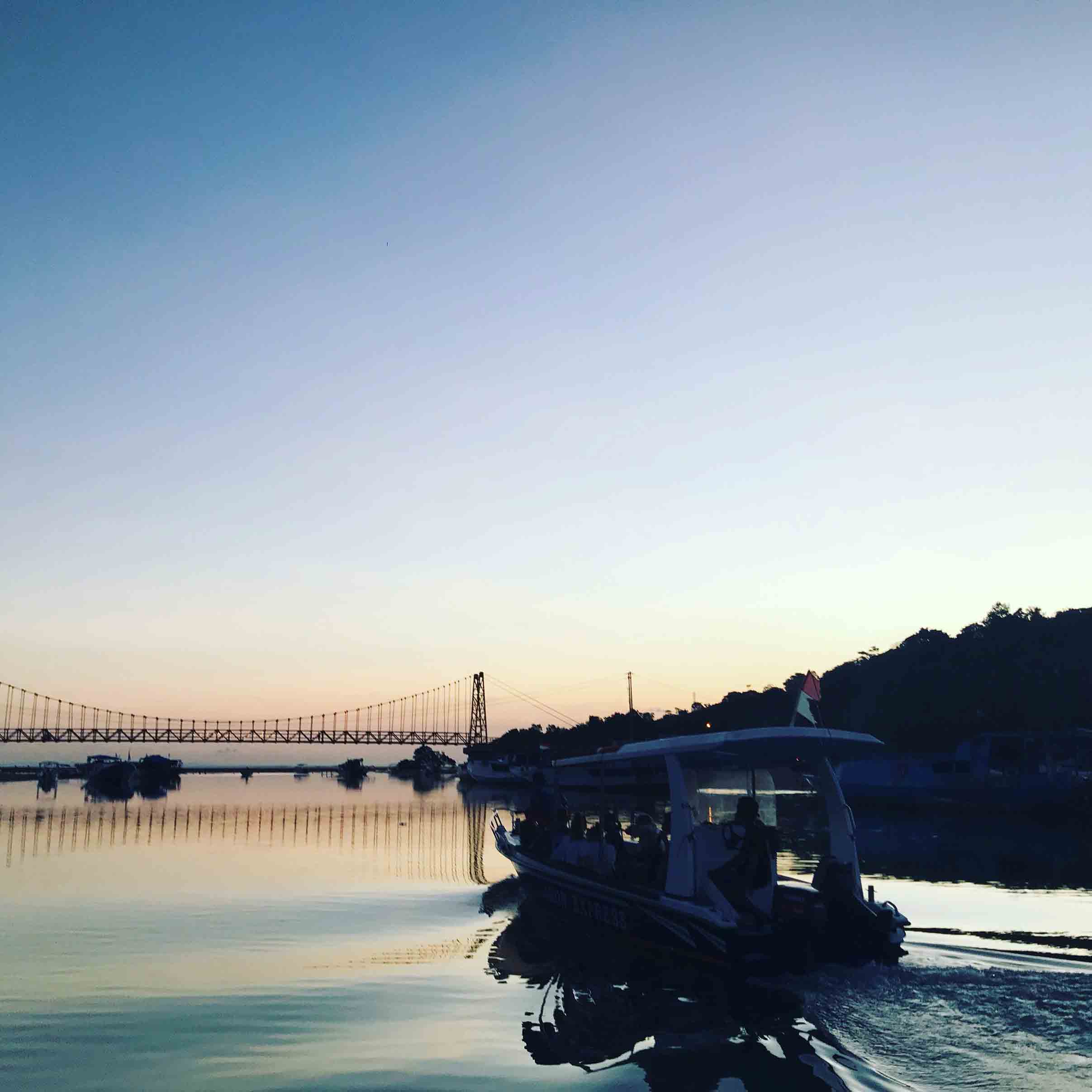 Yellow bridge of love Nusa Lembongan to Nusa Ceningan Sunset