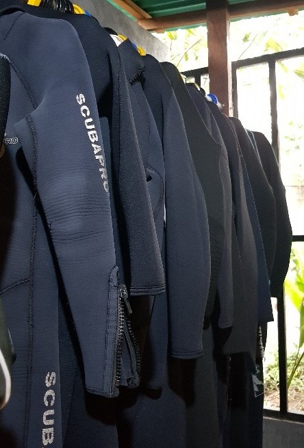 scuba diving suits